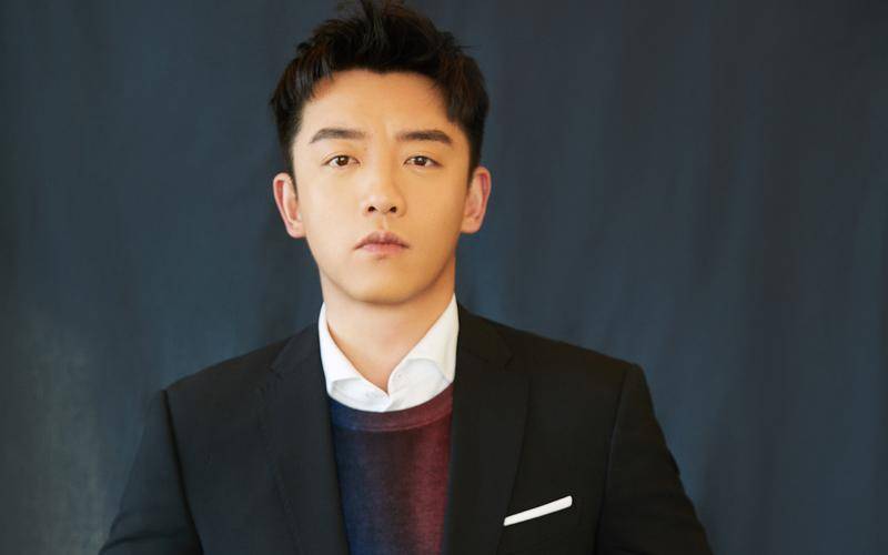 郑恺深夜晒奢华夜宵,引发热议,"随便吃点"竟如此高端?_生活_美食_网友