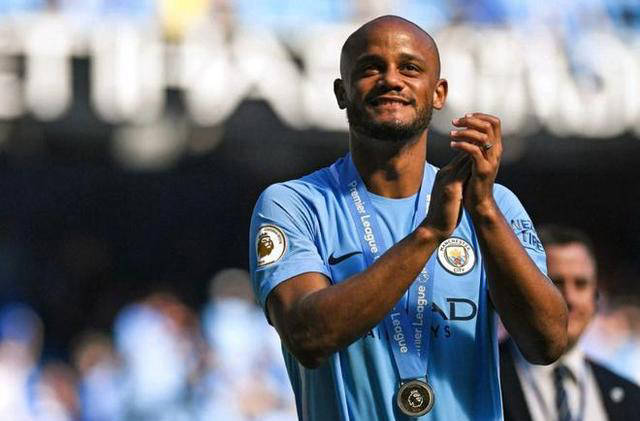 拜仁签约孔帕尼:英雄还是菜鸟?_教练_赛季_瓜迪奥拉