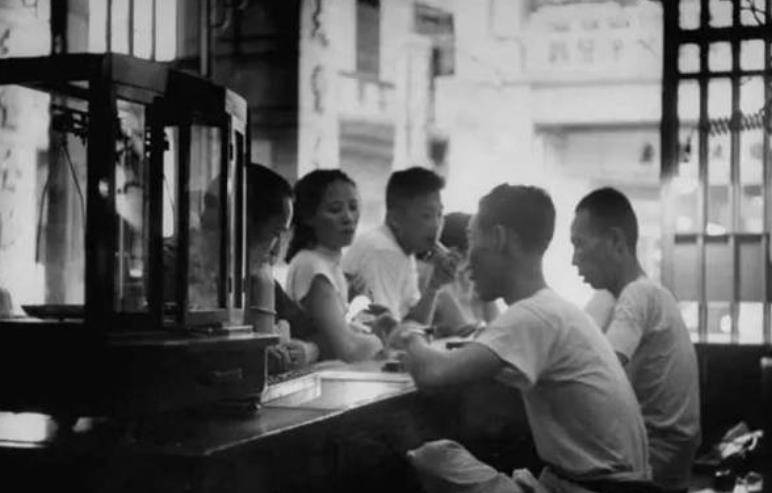 民国盛恩颐:上海首辆奔驰车车主,一夜输掉一条街,晚年饿死家中