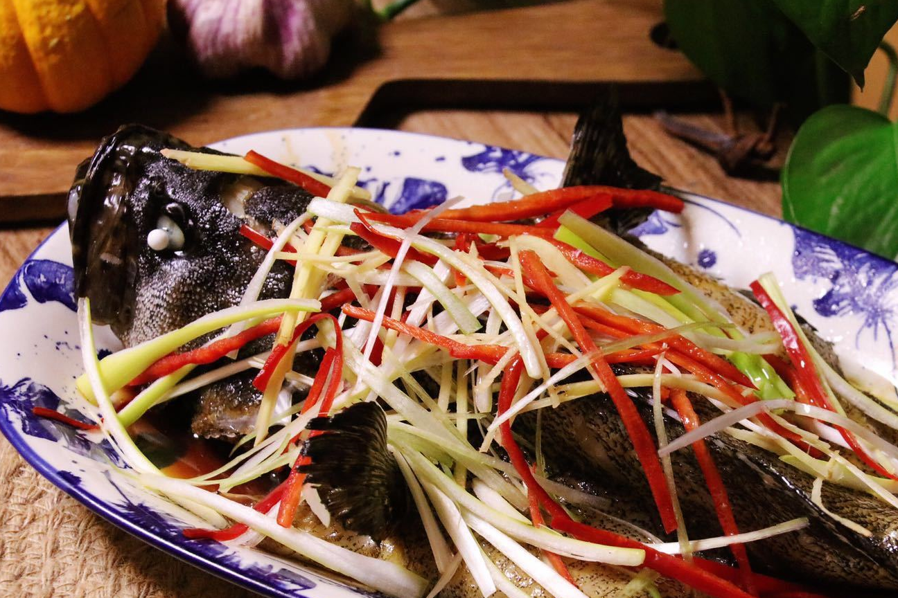 它被称为"鸡鱼",是鱼又鲜美如鸡,百元一斤这样做,那叫一个鲜