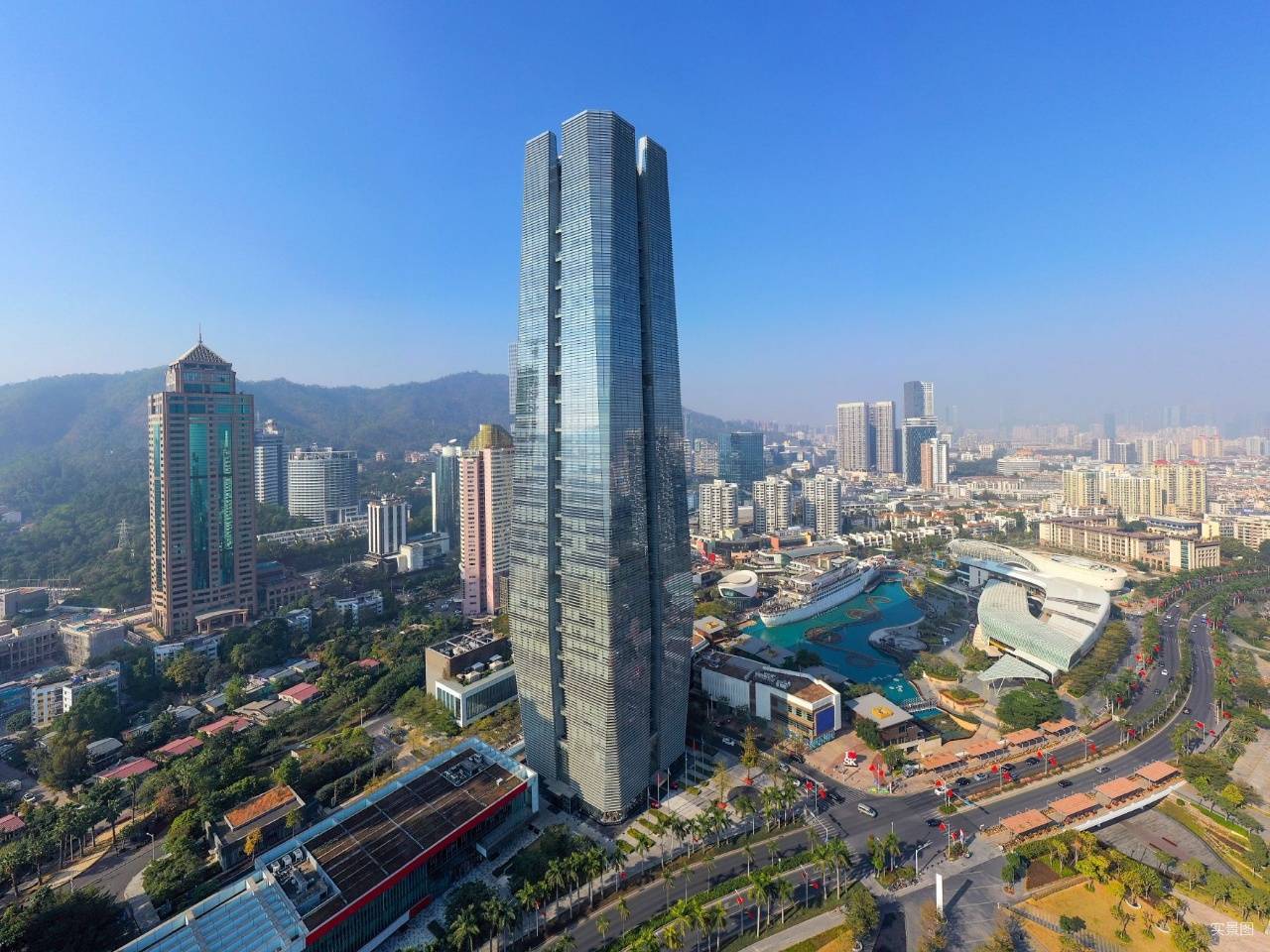 营造沉浸式潮流体验打造城市客厅,时尚地标项目南北地块共计配备约1