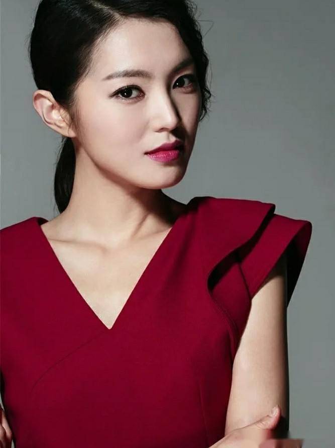 申珉熙,40岁女神的写真,清新脱俗的美貌与魅力让人无法抗拒!