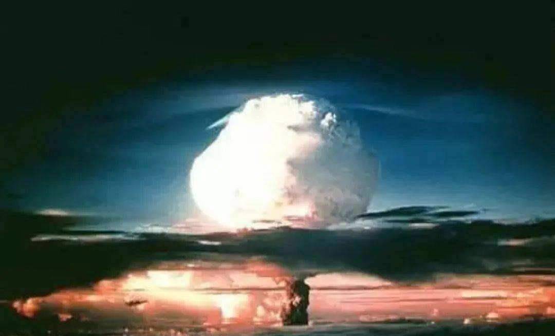 1964年,我国第一颗原子弹爆炸,当时各个大国都什么反应?