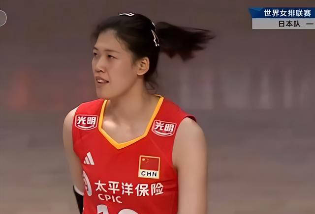 因此,必须寻找一个替补,许晓婷是最佳选择,应该考虑让她替代丁霞,如有