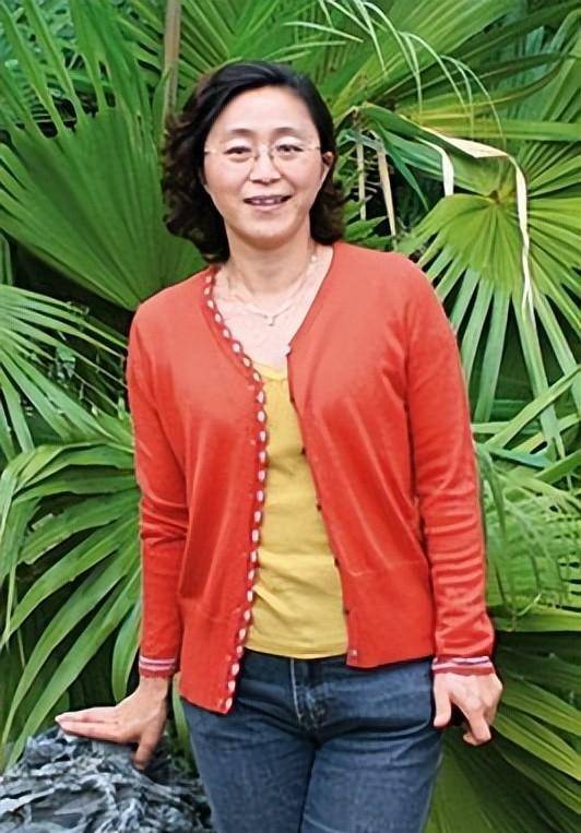 16岁天才少女考上北大,现任共和国火箭军女将军,是谁培养了她?