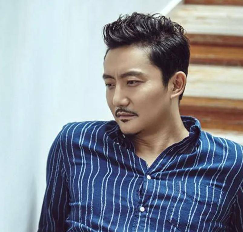 演员涂松岩:曾自曝被富婆追求,闪婚后将美貌妻子宠成了公主