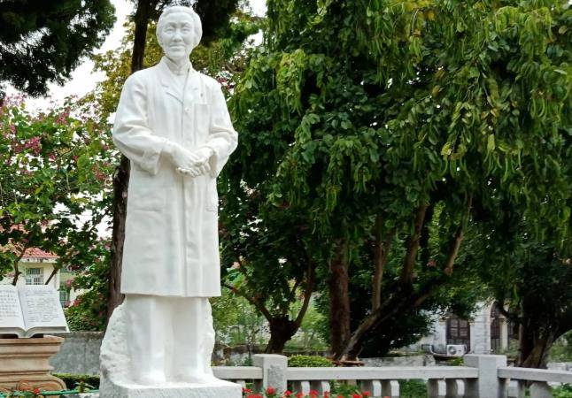 林巧稚;曾接生过袁隆平,钟南山称其"姑婆",被誉为万婴之母