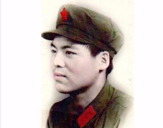 老山侦察兵跳崖牺牲,他遵守诺言去战友家尽孝,又娶战友妹妹为妻