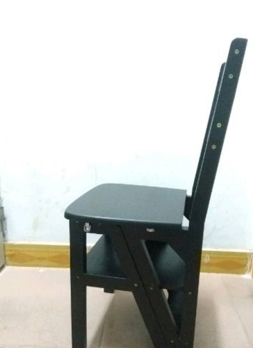 可以伸缩哦!平时可以当凳子用,转换过来可以当梯子用,真心太方便!