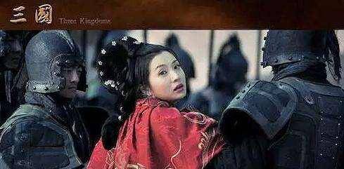 吕布被曹操斩首后,他的女儿结局如何?