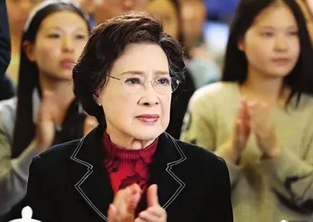 揭秘至今已99岁秦怡的保养之道,她一天是如何过的,老了还这么美