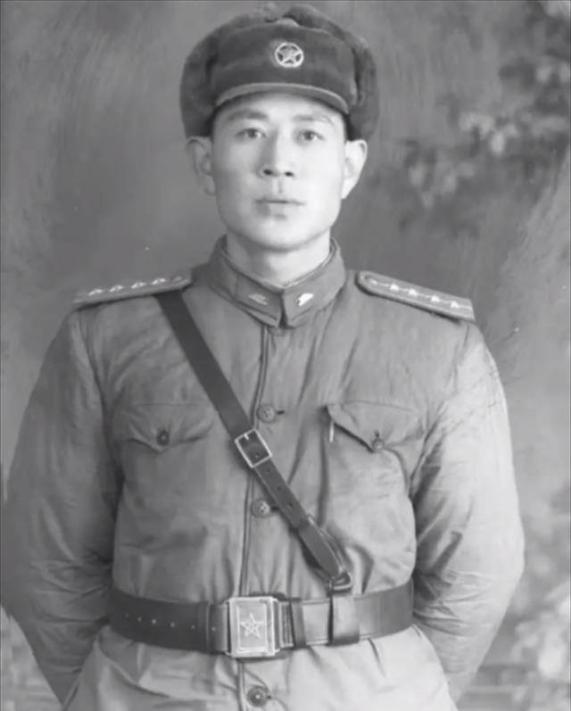 山东一93岁老汉看完《长津湖》,泣不成声指着屏幕:我就是伍千里