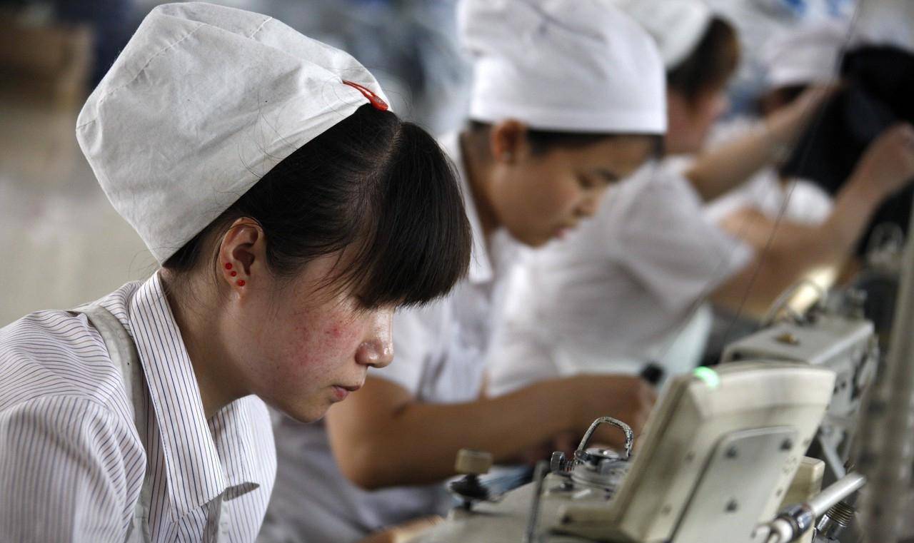 直击工厂流水线上年轻的农村女孩 没有诗和远方