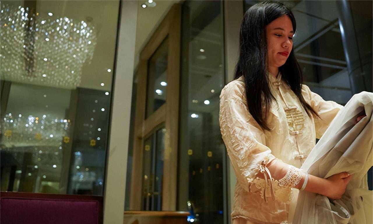 浙江00后"职业伴娘":1天挣1600,接单只有一个要求:不能婚闹