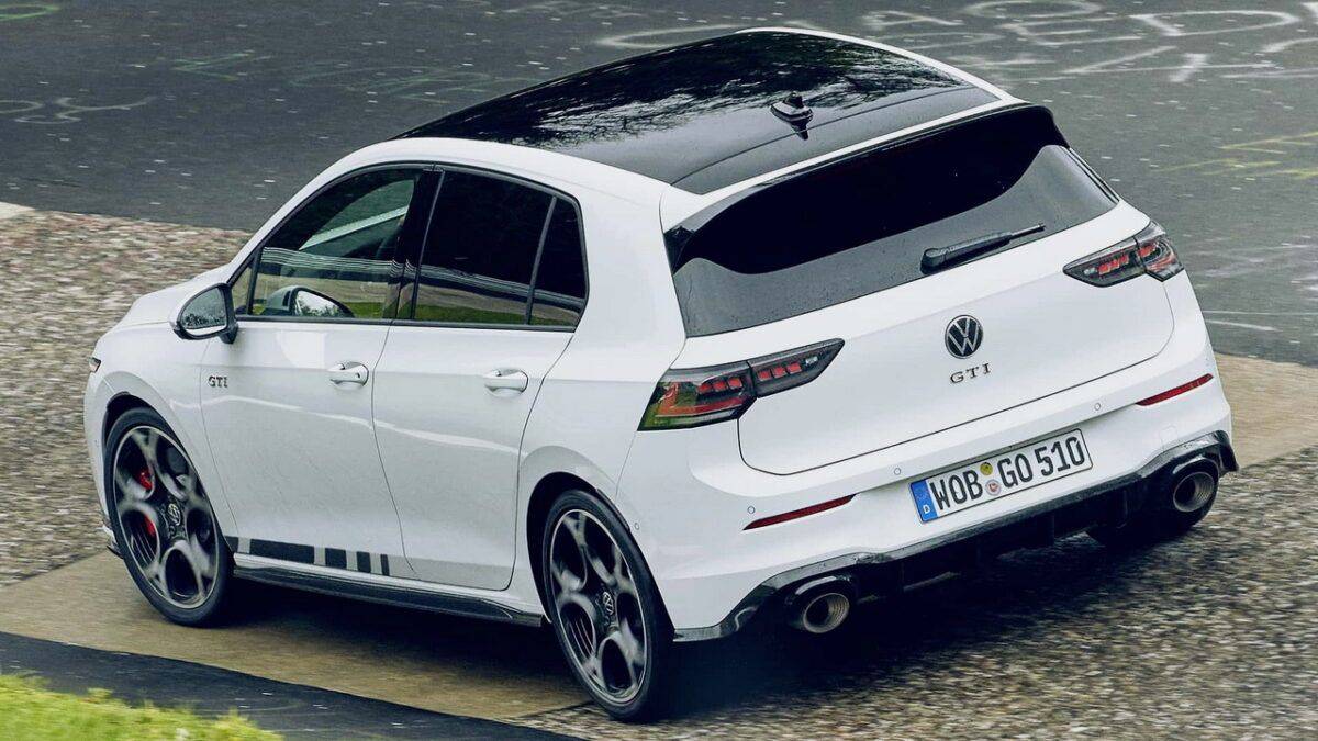 高尔夫gti clubsport马力300匹,极速267 km/h