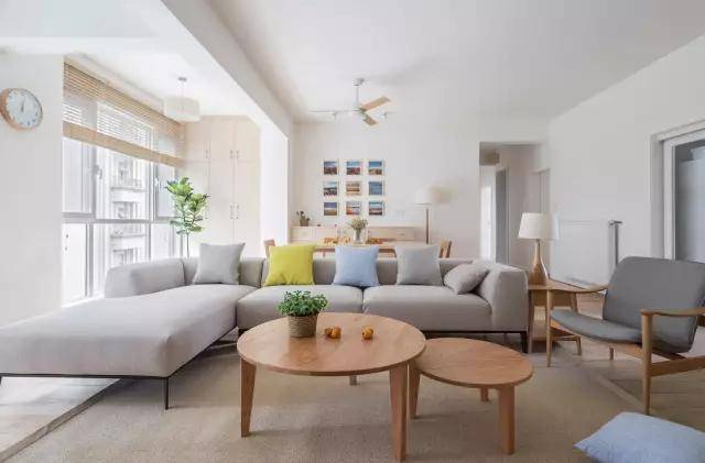 小户型客厅装修,简约温馨实用,打造舒适宜人的家居环境