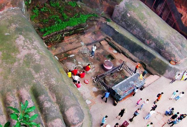 1962年乐山大佛重新修缮,心脏处发现一个洞,揭开1200年前的传说