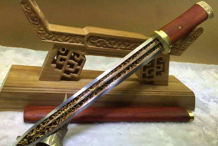 阖闾把盘郢,鱼肠和湛卢这几把天下闻名的名剑作为陪葬品陪着自己女儿