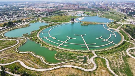 随着夏日的脚步渐近,新疆沙雅县迎来了一年中最美的时节.