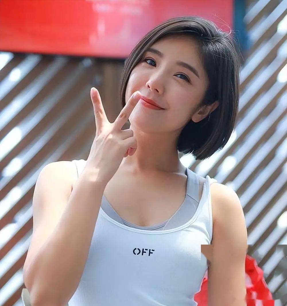 这谁顶得住!赵奕欢写真:女神的魅力与硬气,我不配做演员吗?