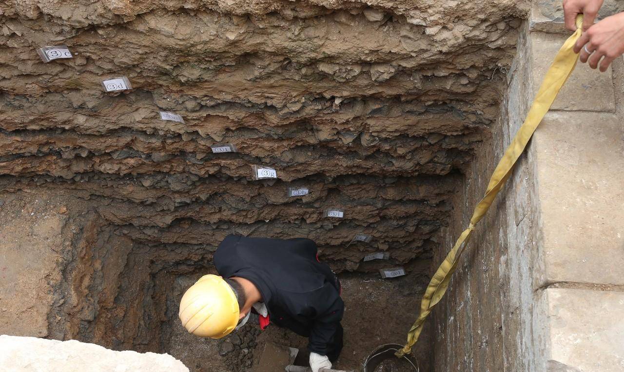 一组考古发掘现场工作照,大家能找到与盗墓的区别吗?