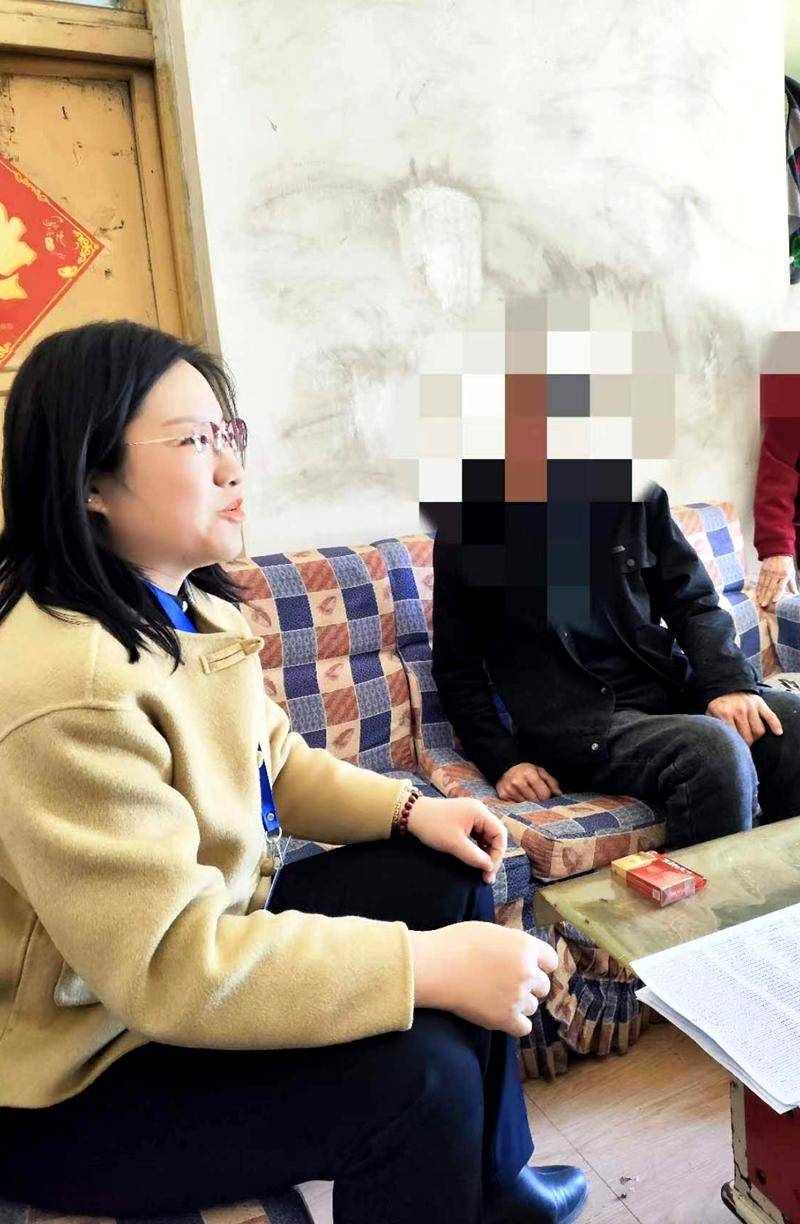 洪洞县青志协李亚丽到山目乡走访慰问