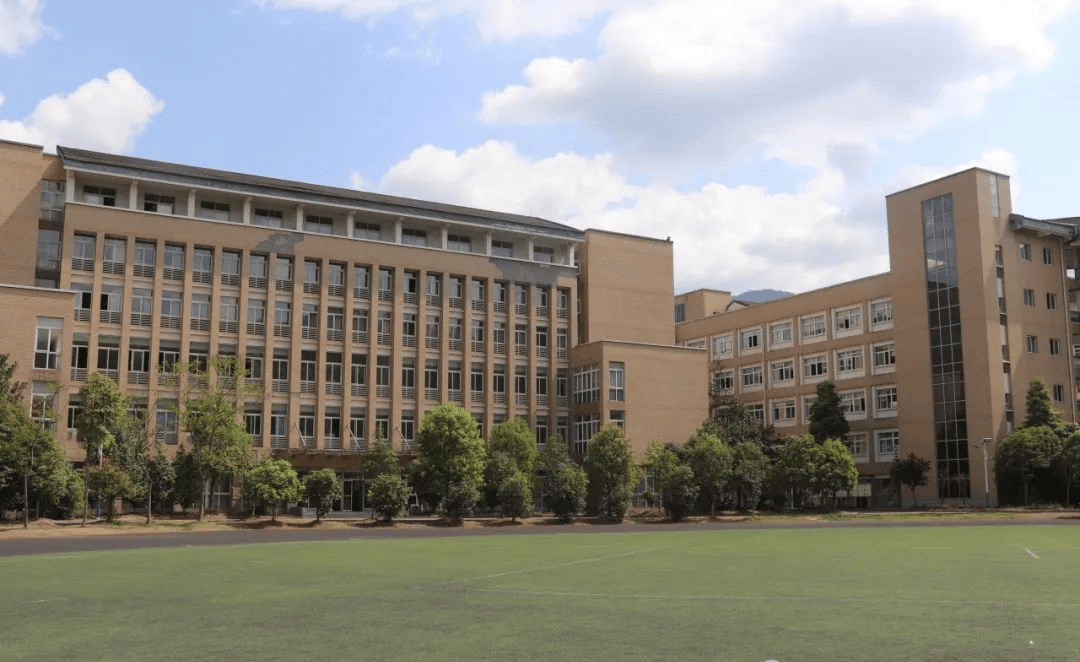 四川省广元市青川一中是普高吗还是职高-广元高中学校有哪些-广元公立