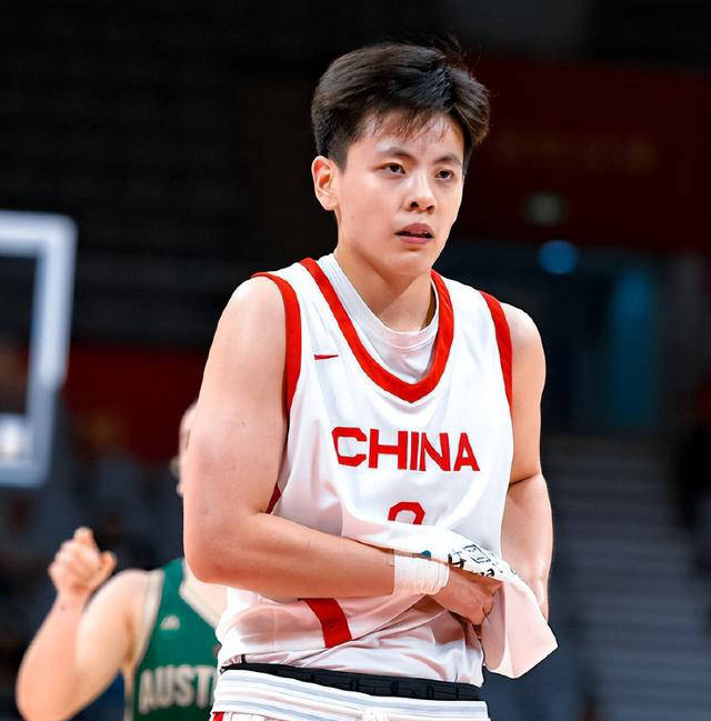 杨舒予:持续发挥出色表现,成为中国女篮闪光点