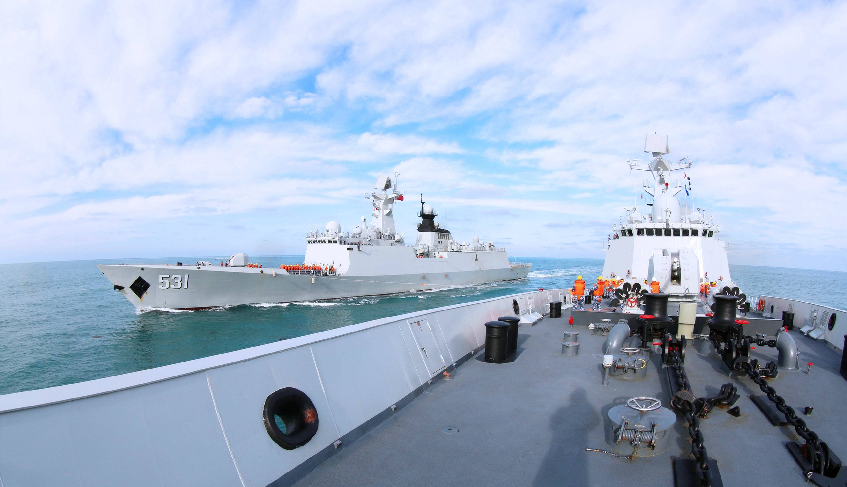 中国海军为何打造新型的护卫舰?南海新力量,装备48个垂发单元