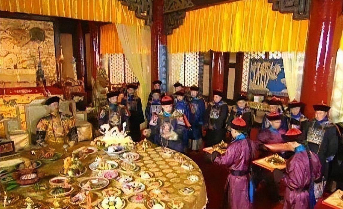 然而古人对皇帝盲目崇拜,对于御赐的饭菜极为珍视,一顿大鱼大肉吃下来