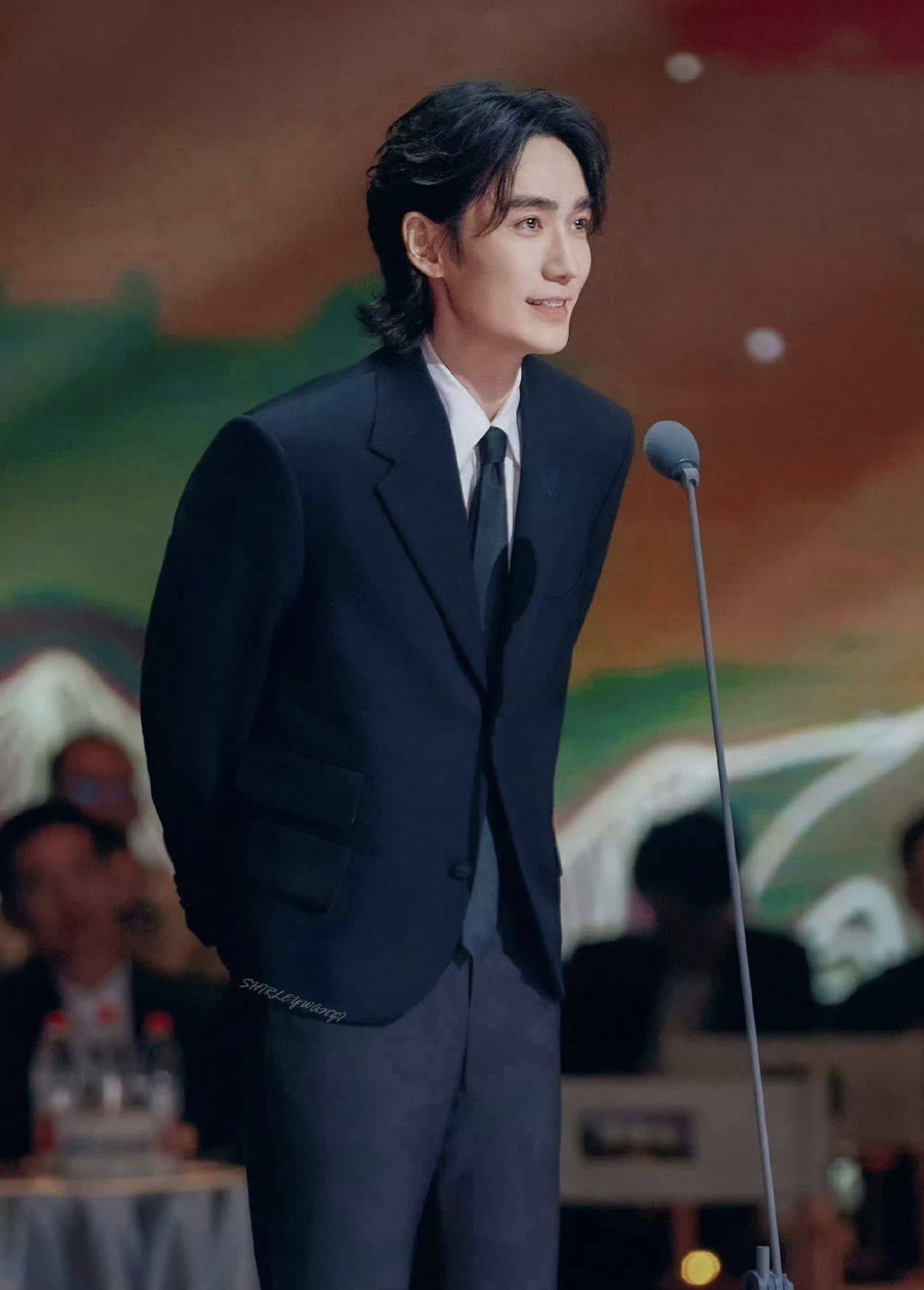 朱一龙连续十年给杨蓉庆生,网友:愿两人友谊长存!