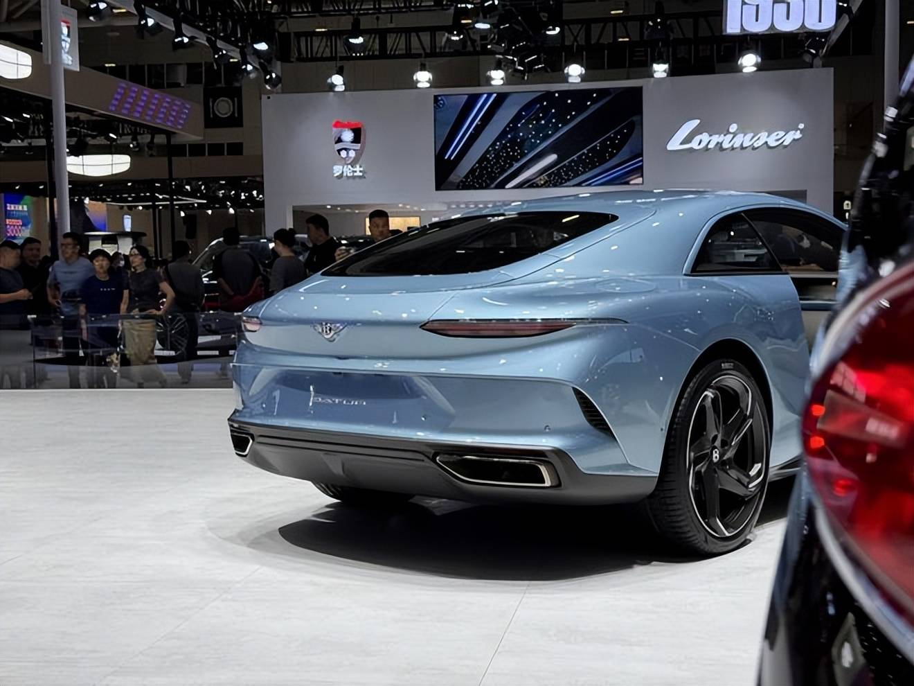 展示全新设计语言 宾利mulliner batur粤港澳车展首发