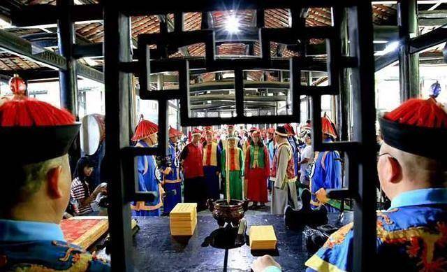 清朝四川唯一的状元,试卷上写八个字,皇帝说:你当状元吧_骆成骧_学业