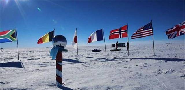 随着南极大陆被发现之后,先后有多个国家提出对南极大陆的主权要求