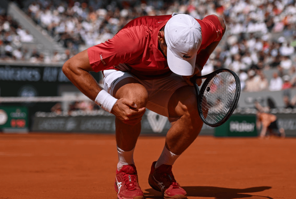 2-2,决胜盘,德约科维奇激动怒吼:太不容易了,继续冲击法网8强