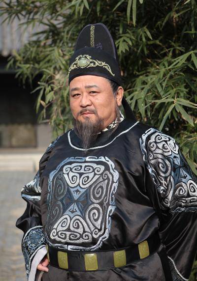 8年后才发现她真高明_张昌宗_武三思_兄弟二人