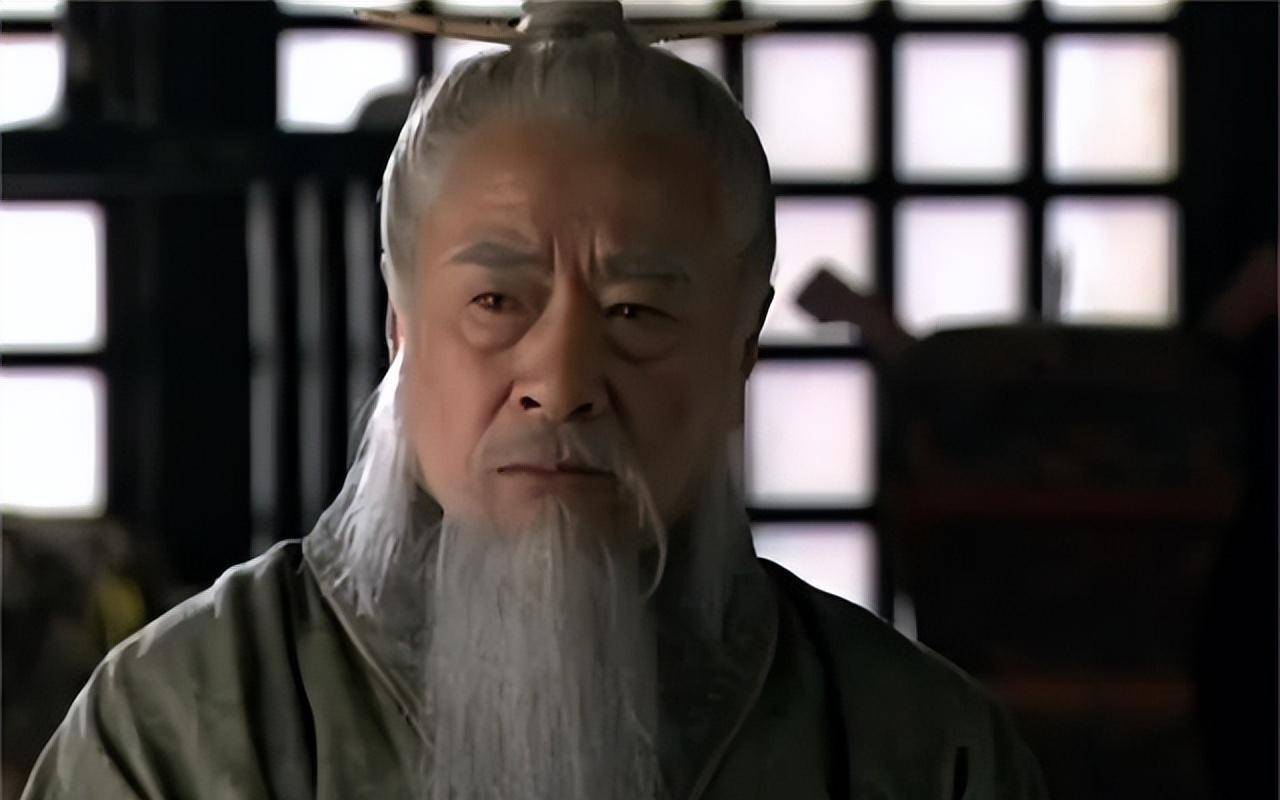 东吴名臣张昭的"曲"与"直"