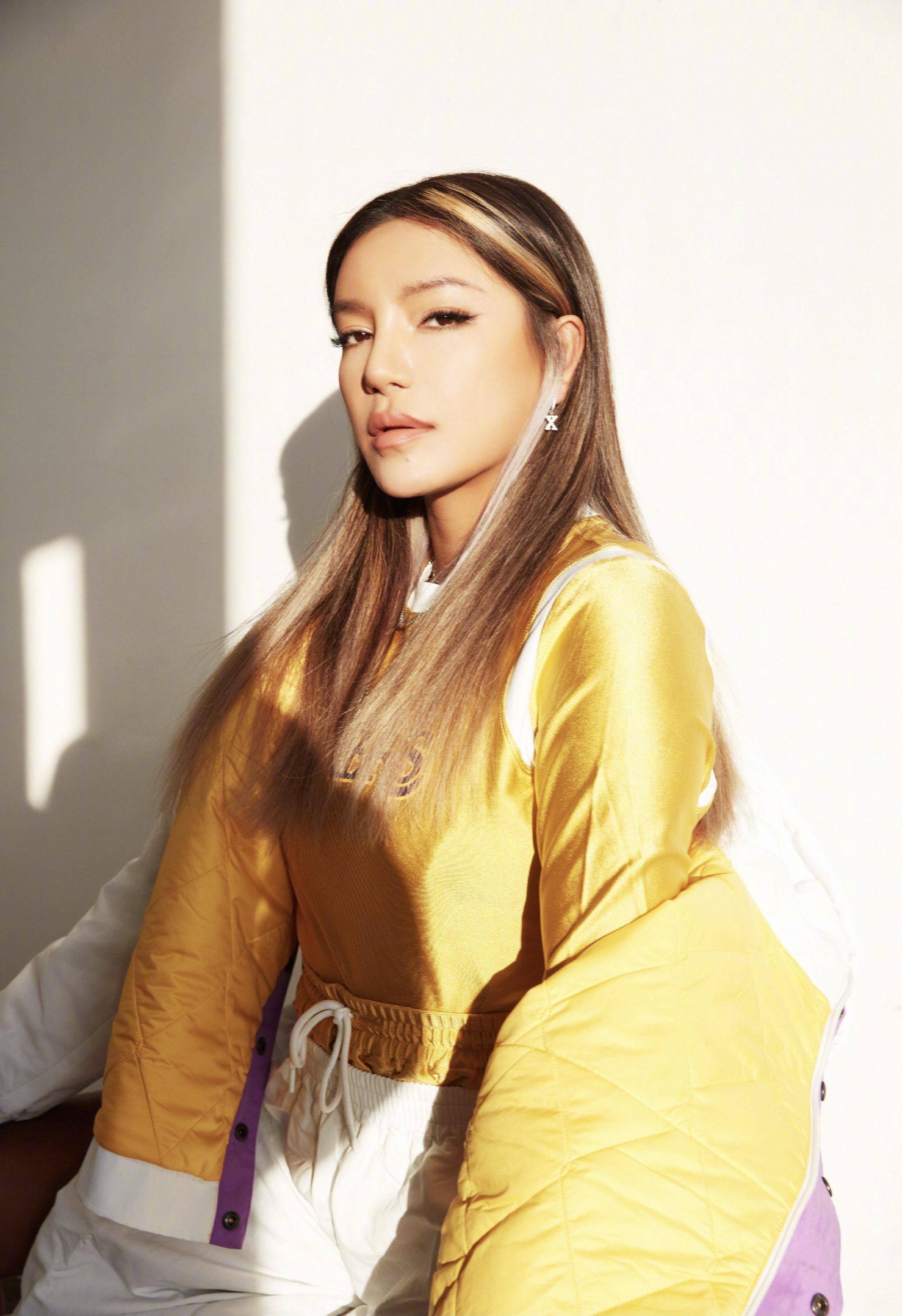 整容整得只剩眼珠子是原装的,江映蓉,你后悔了吗?