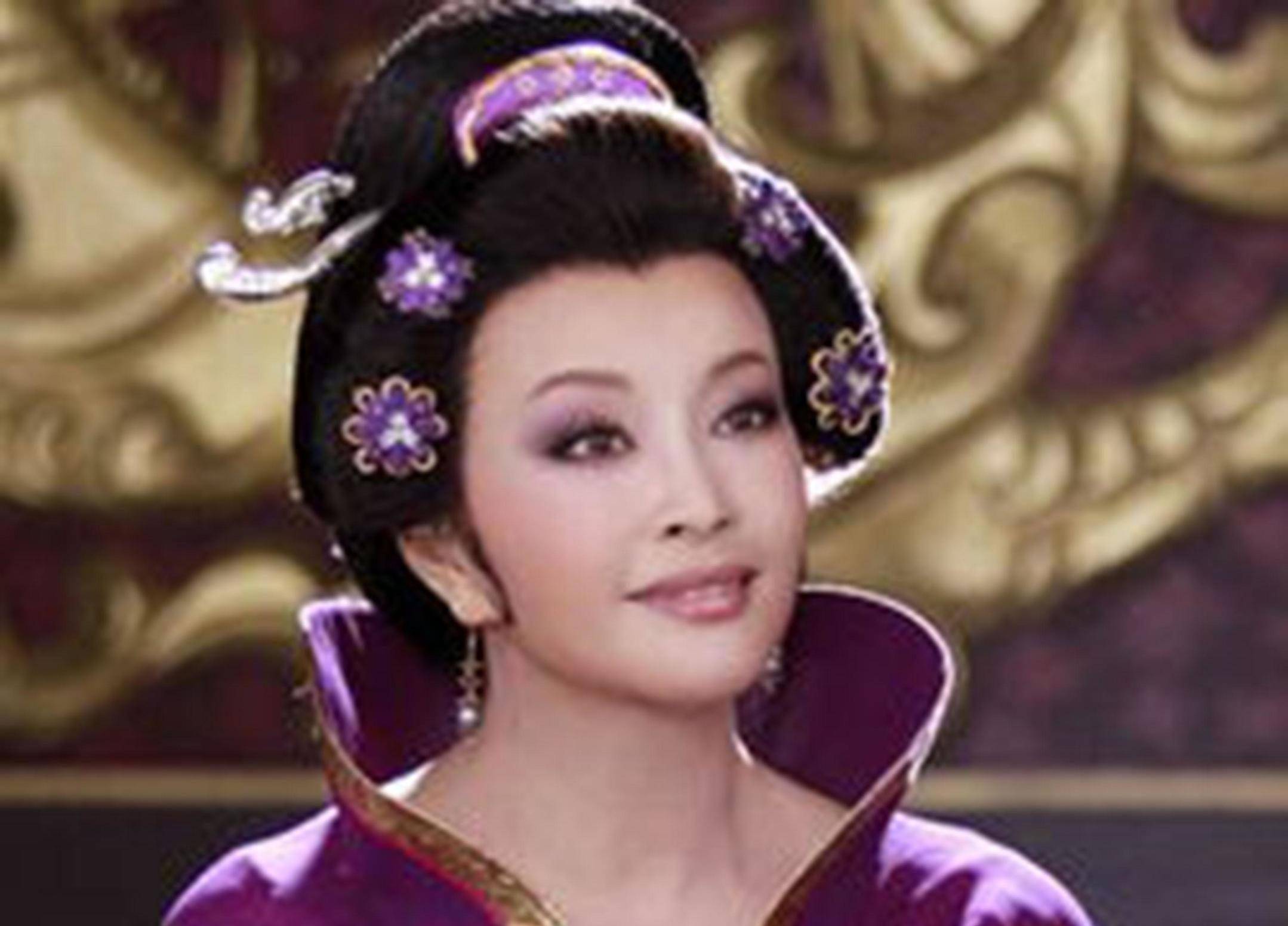 他被人说他将江山拱手给女人,但他的贡献有谁知道