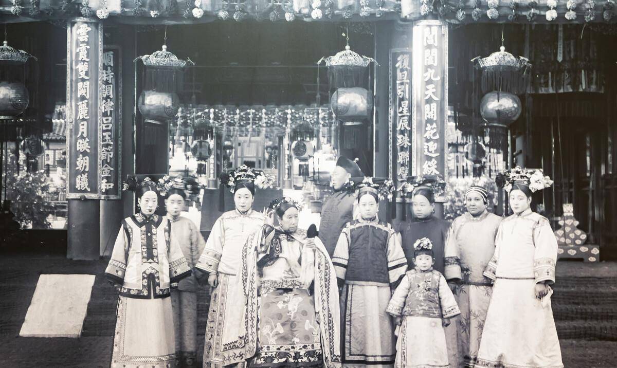 慈禧太后最后的日子,三天之内下了十三道懿旨,溥仪见到她就大哭