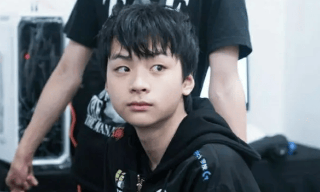 号称uzi接班人,宁王爆料able现状:他在当陪玩比他打职业赚的多