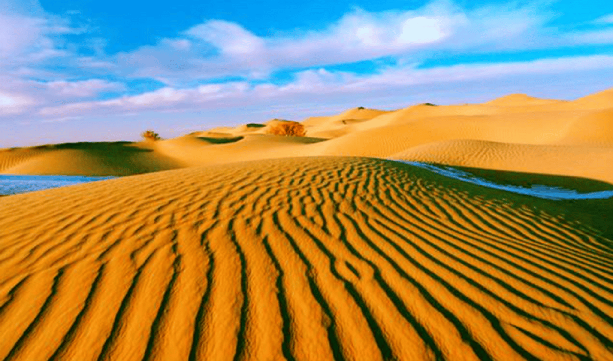 中国最大流动沙漠发现地下水海,水量堪比83个长江,能开发吗?