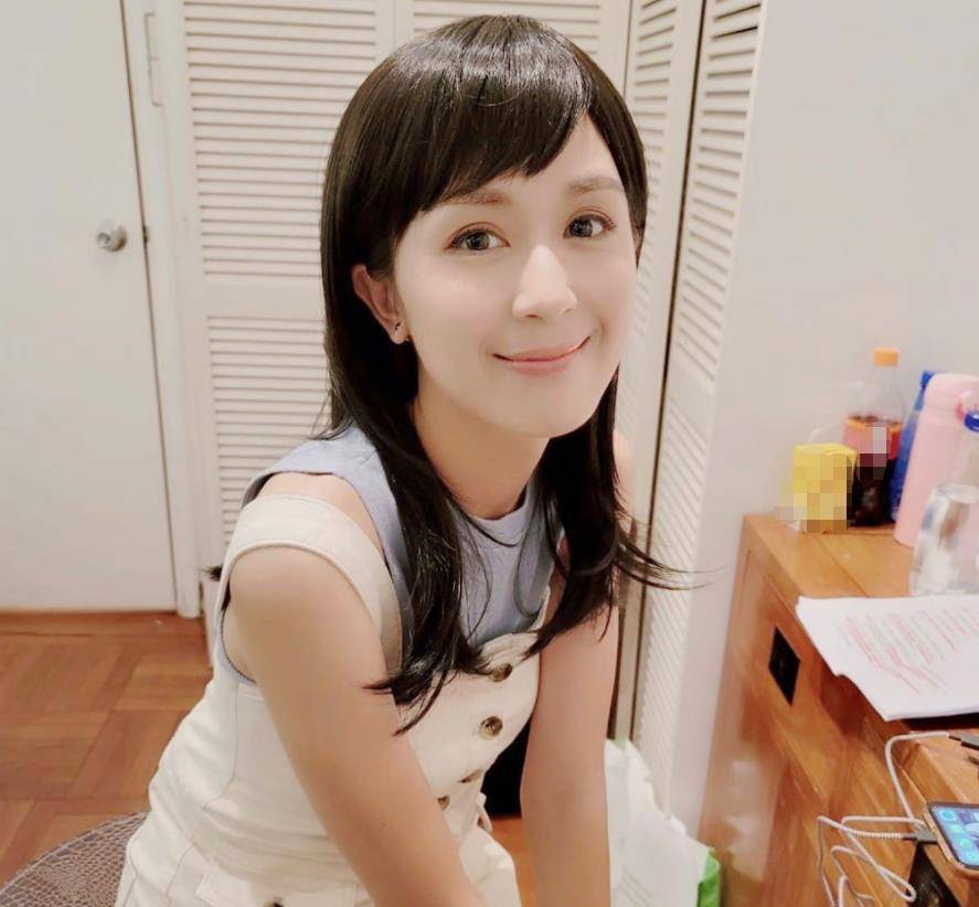 39岁"师妃暄"晒近照!肤白发长被赞冻龄,离婚独带娃让人心疼