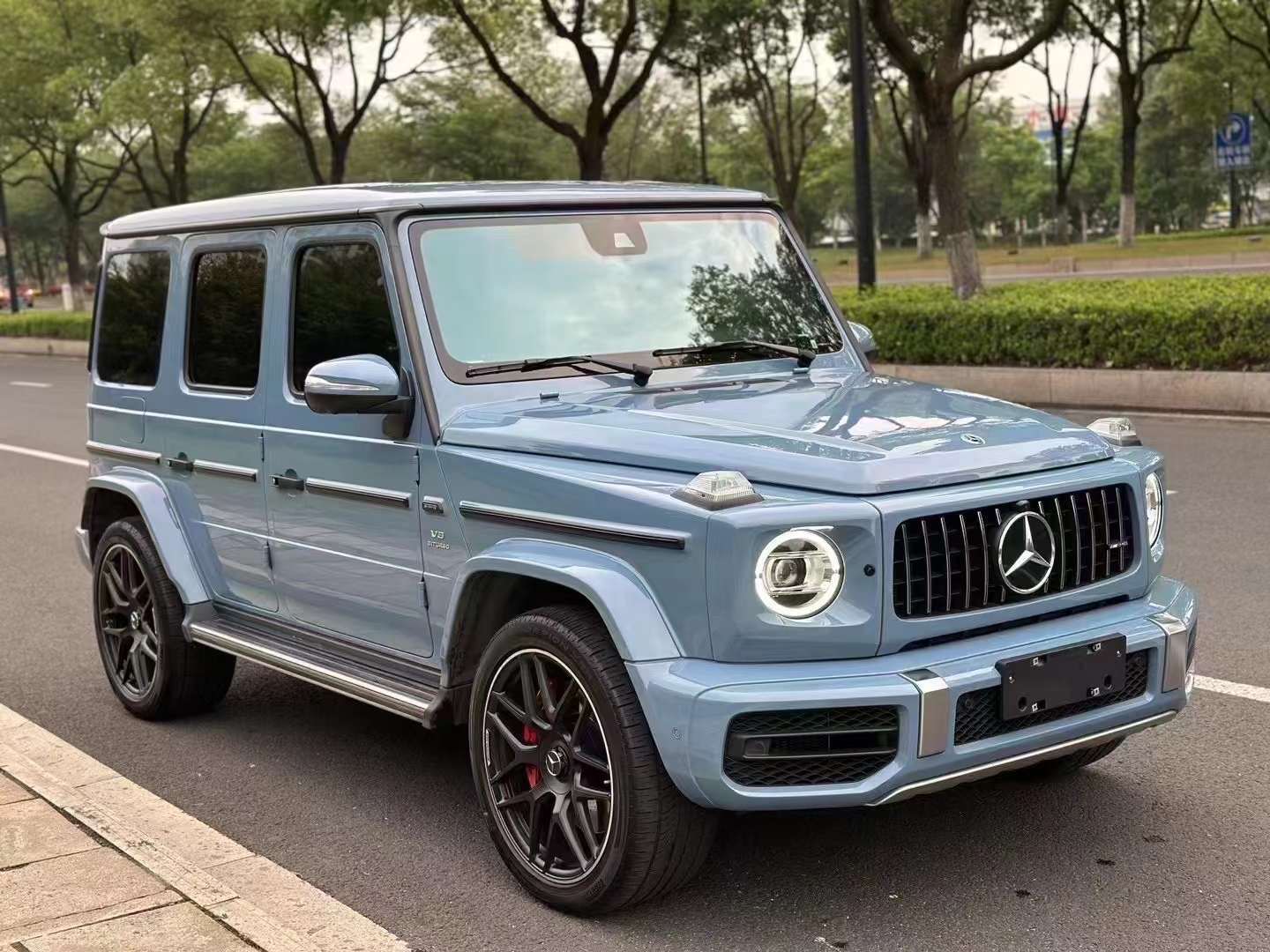 奔驰g63瓷器蓝限量版,搭配稀缺蓝色内饰