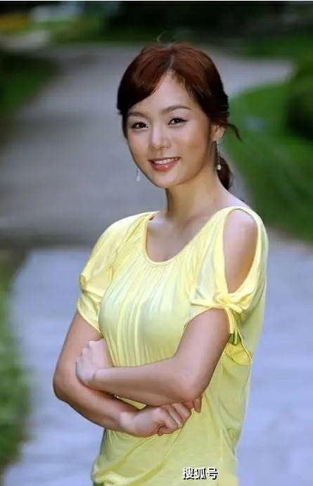 蔡琳的女神写真38岁美丽与智慧并重,蔡琳的每一个瞬间都美得令人心动!