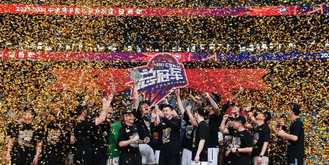 辽篮未经确认设计冠军t恤惹起广东球迷疑问