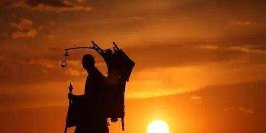 陈寔的后代,曾祖父陈钦,曾任后魏上党太守;祖父陈康,曾任北齐国子博士