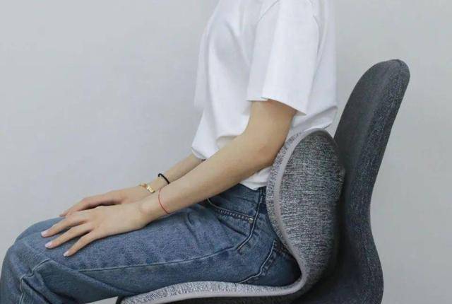 女人后腰上的"两个凹点"到底是什么?并不是每个人都有,要珍惜