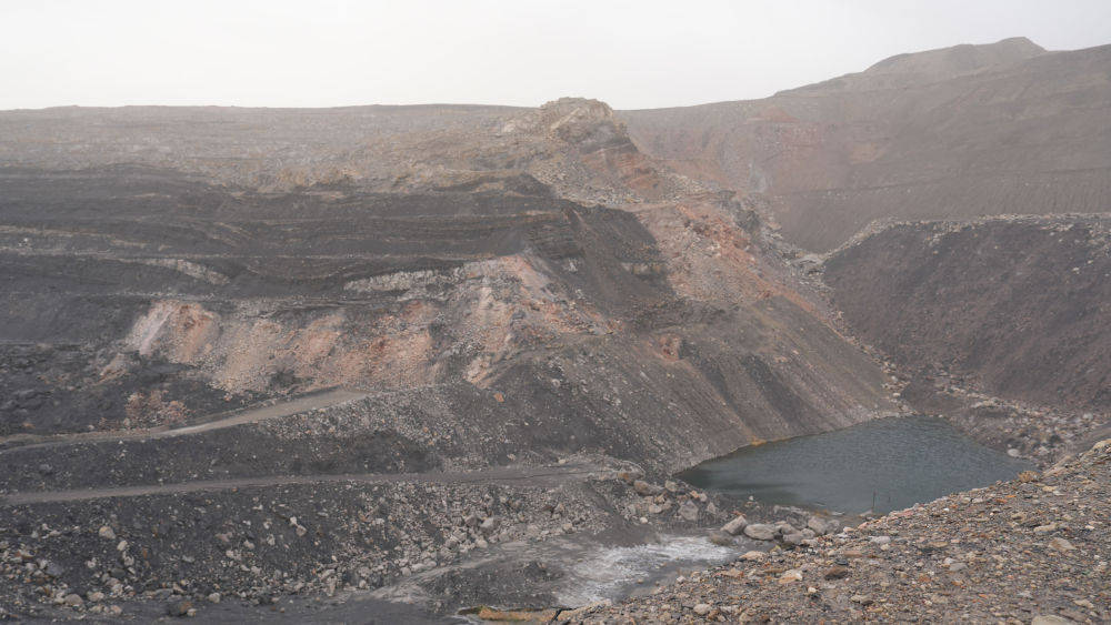 年烧损优质煤百万吨,贺兰山煤层自燃"百年顽疾"待解