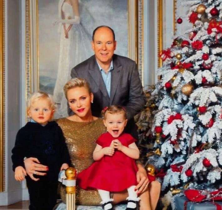 2010年南非泳坛名将与摩纳哥王子结婚前,空姐找上门:这是他孩子_夏琳